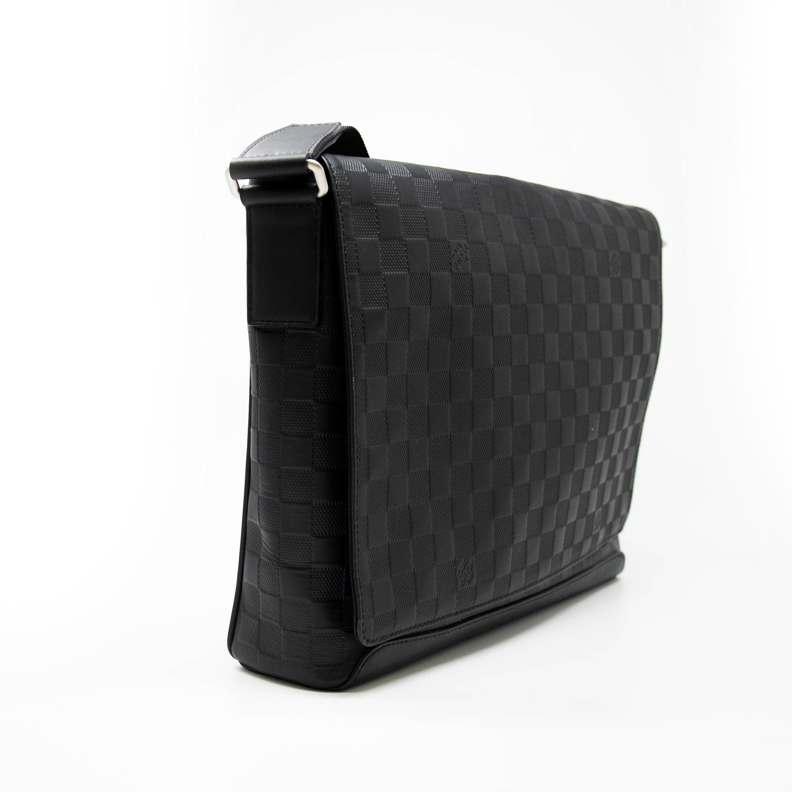 Louis Vuitton Damier Infini District MM