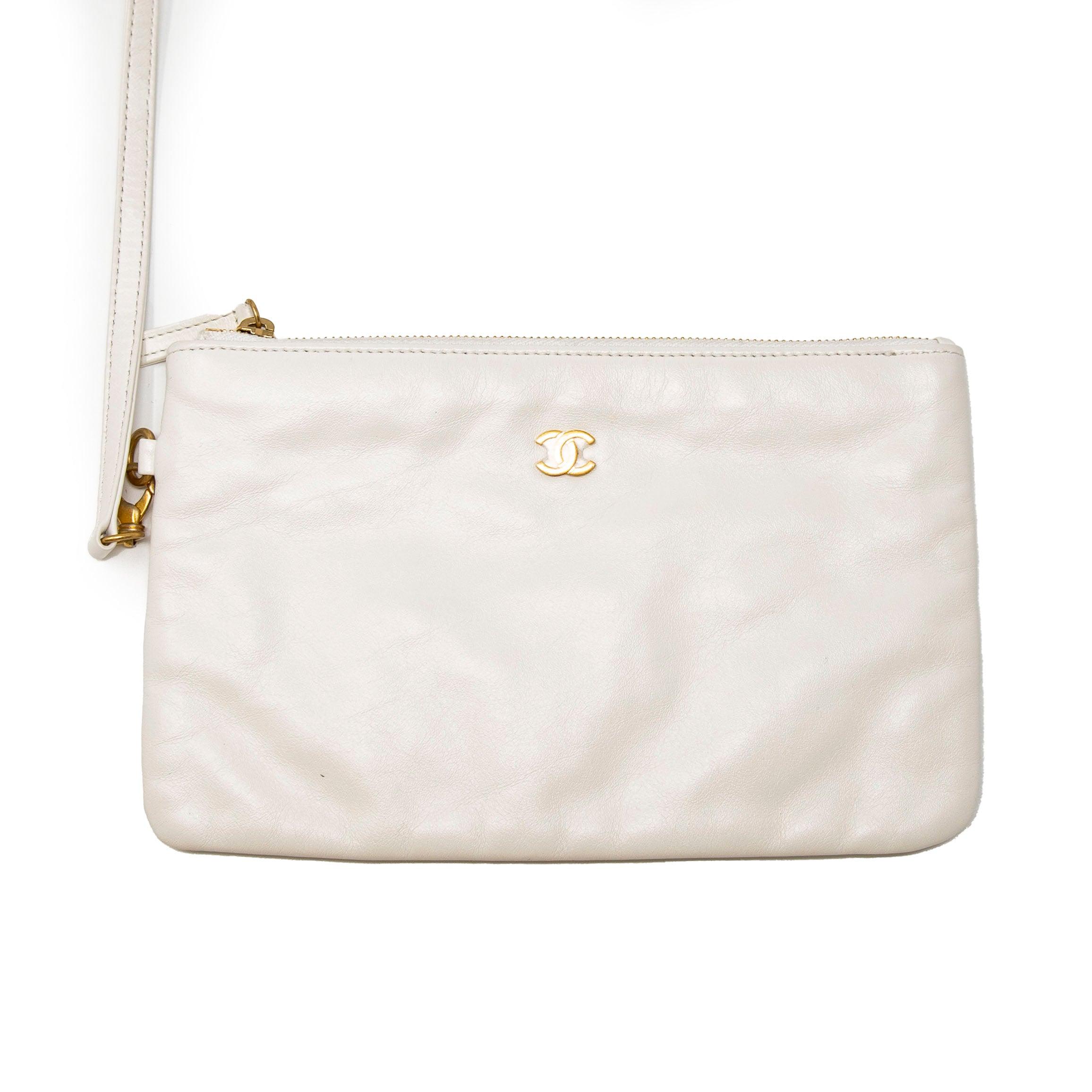 Chanel White 22 Hobo