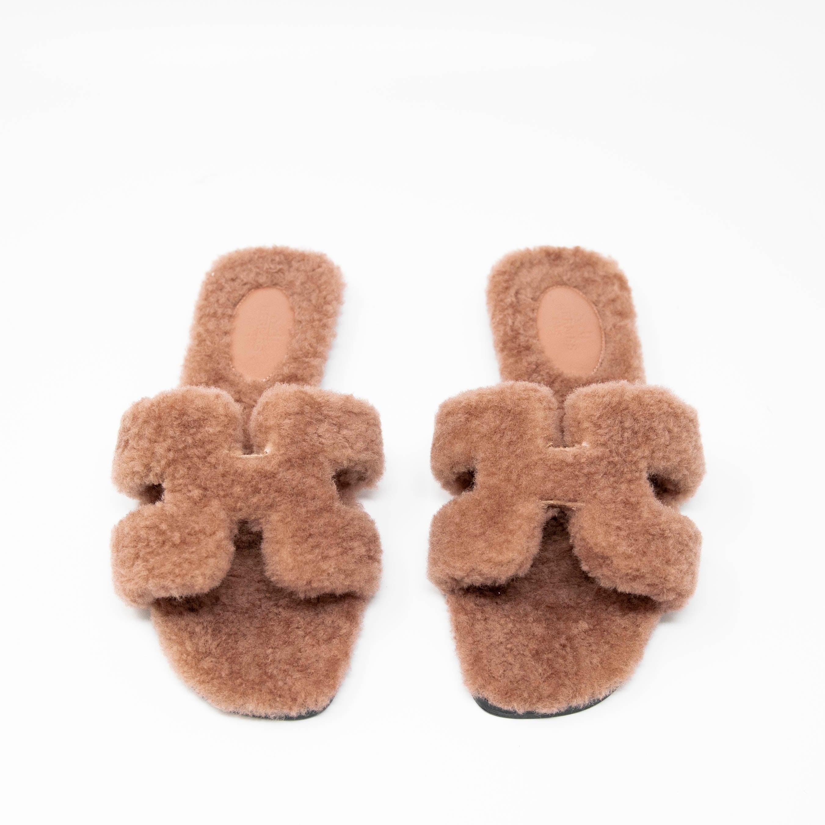 Hermes Rose Aube Shearling Oran Sandals 37