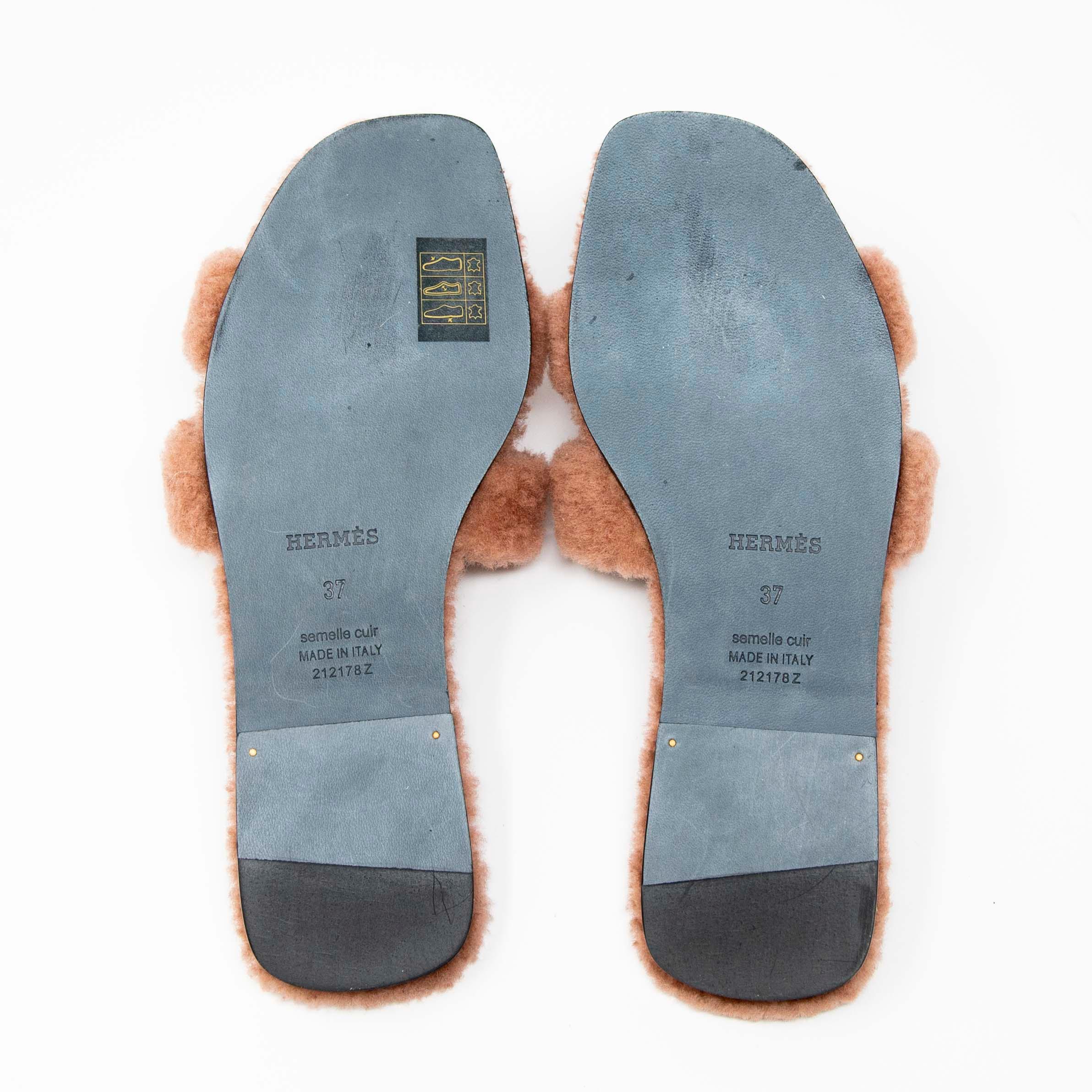 Hermes Rose Aube Shearling Oran Sandals 37