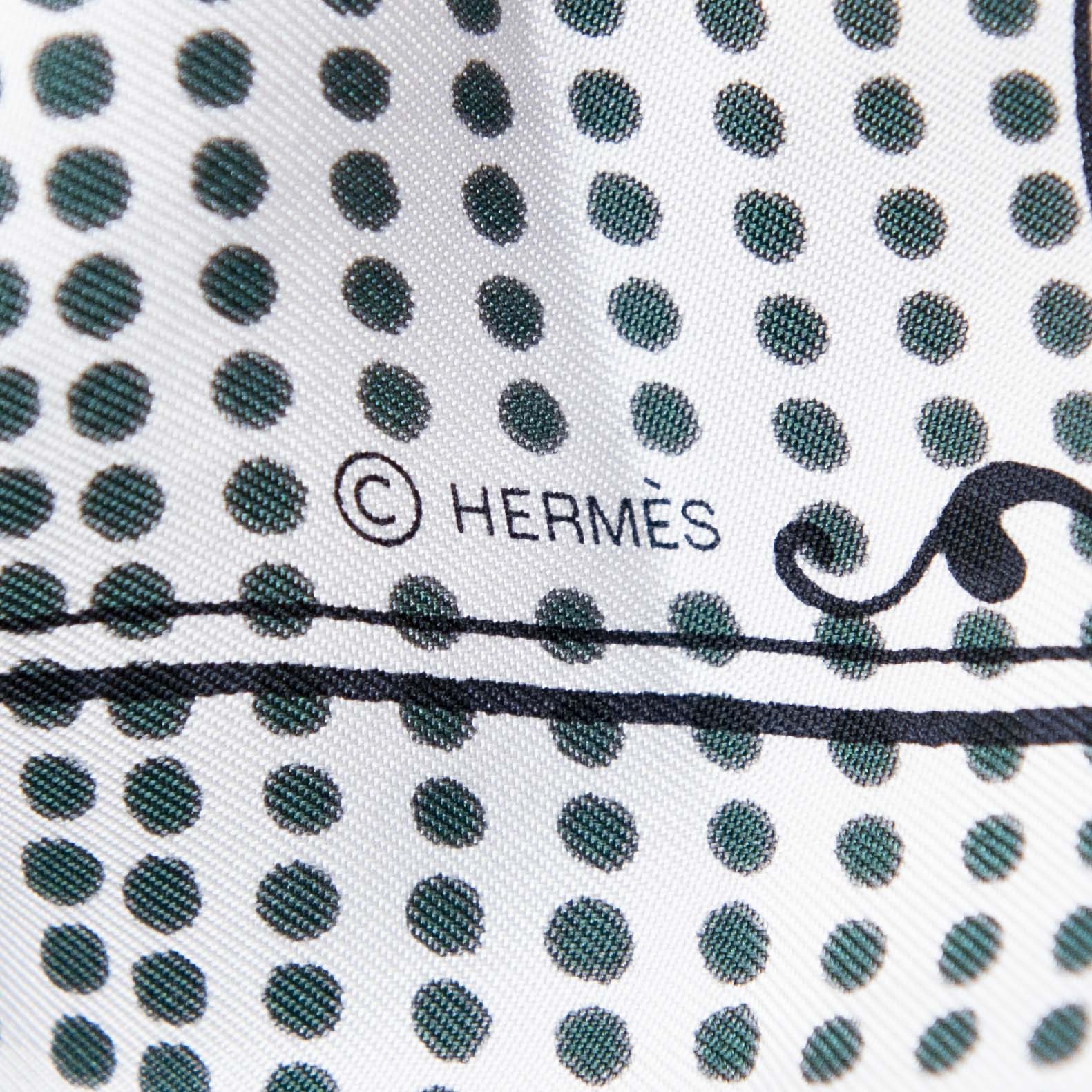 Hermes Tetes de Chevaux Cornes d'Attelles' Silk Scarf 90