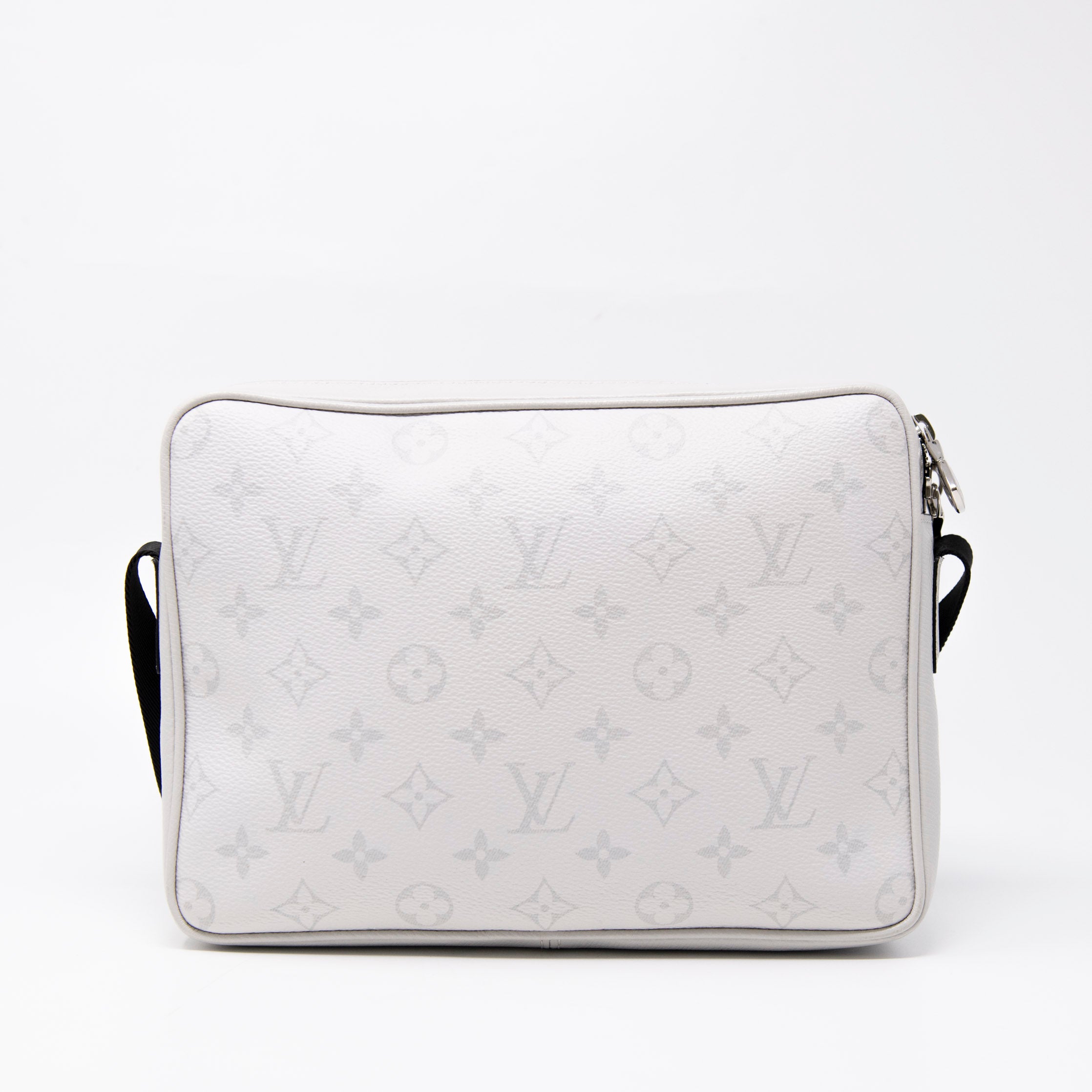 Louis Vuitton White Taigarama Outdoor Messenger