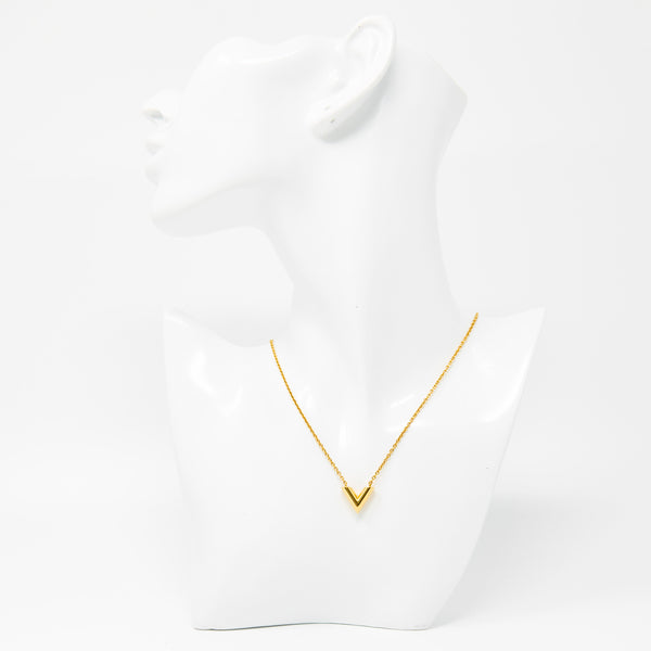 With the latest design concept Louis Vuitton LV and Me Letter V Necklace  (SHG-27038) – LuxeDH, logo louis vuitton letters